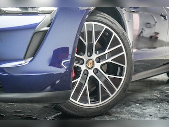 Used Porsche Taycan 2020 for sale - 77332897: Photo