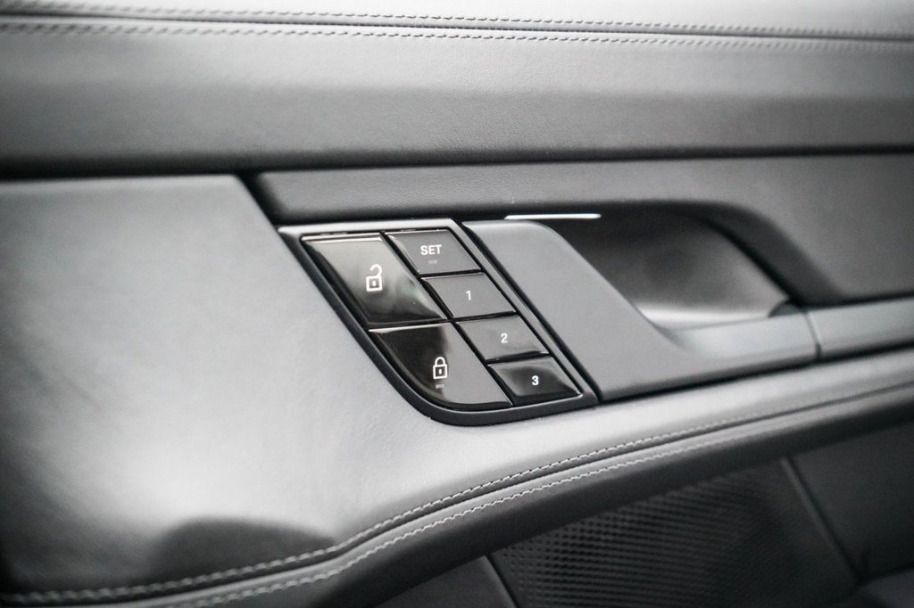 Used Porsche Taycan 2020 for sale - 77332897: Photo 36