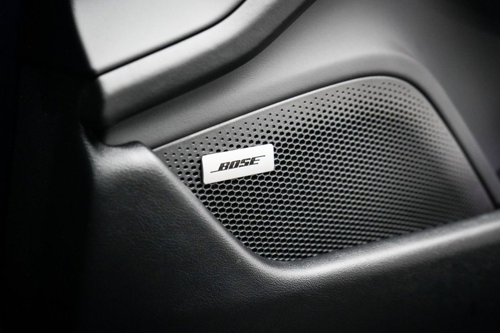 Used Porsche Taycan 2020 for sale - 77332897: Photo 37