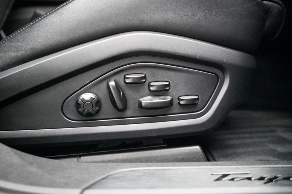 Used Porsche Taycan 2020 for sale - 77332897: Photo 38