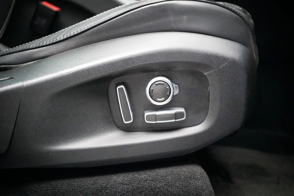 Used Jaguar F-Pace 2020 for sale - 76717207: Photo 37