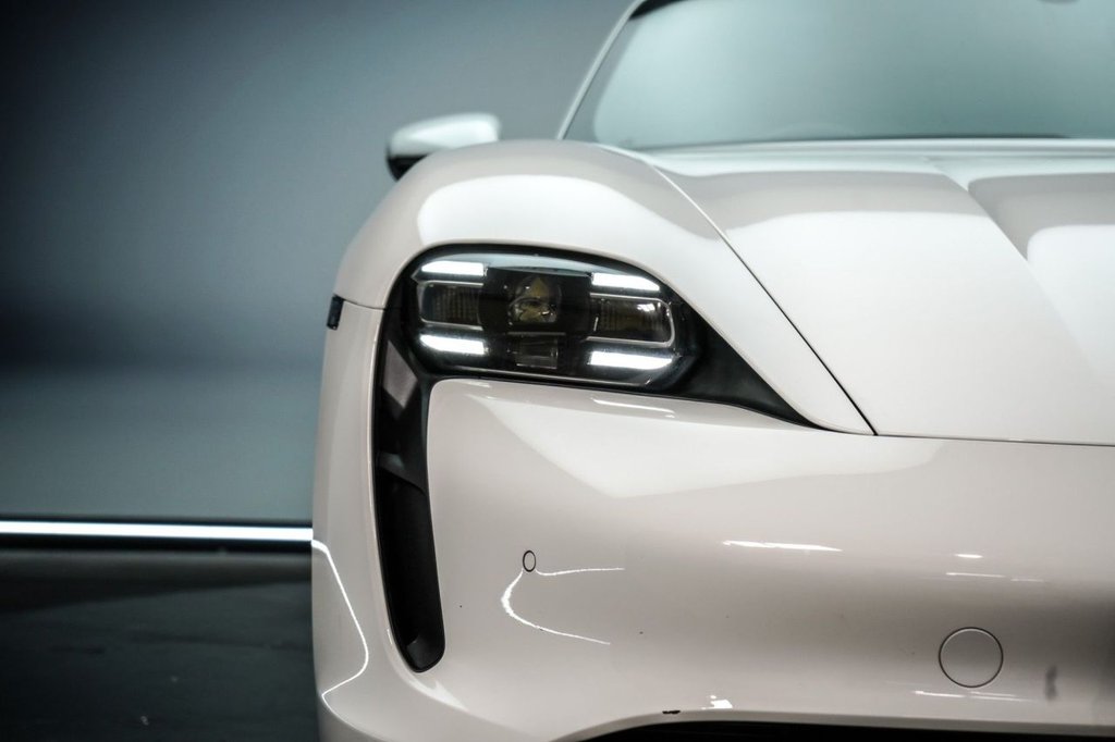 Used Porsche Taycan 2021 for sale - 76291075: Photo 11