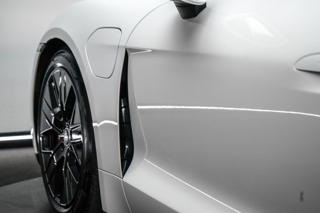 Used Porsche Taycan 2021 for sale - 76291075: Photo 25