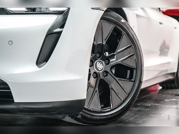 Used Porsche Taycan 2021 for sale - 76291075: Photo