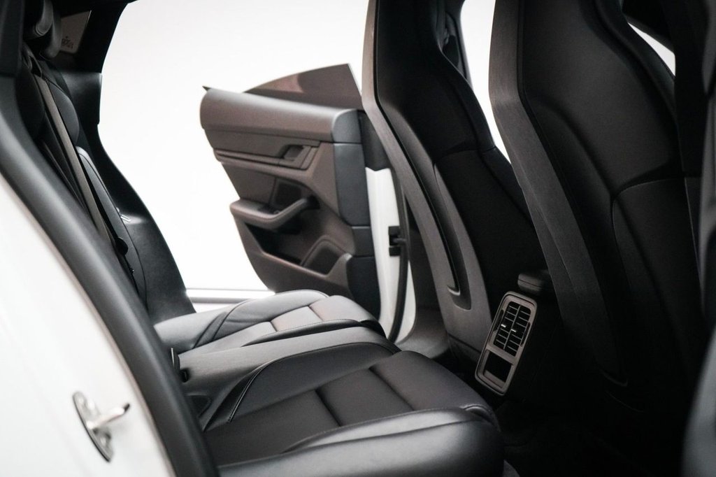 Used Porsche Taycan 2021 for sale - 76291075: Photo 32