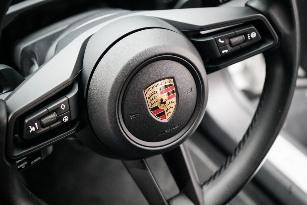 Used Porsche Taycan 2021 for sale - 76291075: Photo 39