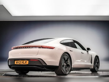 Used Porsche Taycan 2021 for sale - 76291075: Photo