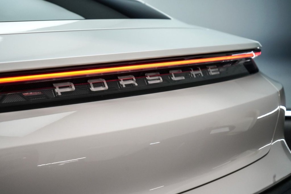 Used Porsche Taycan 2021 for sale - 76291075: Photo 4