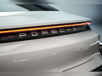 Used Porsche Taycan 2021 for sale - 76291075: Photo