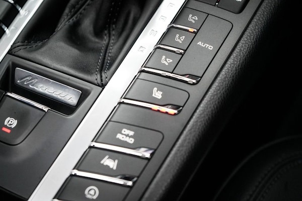 Used Porsche Macan 2018 for sale - 76223267: Photo 38