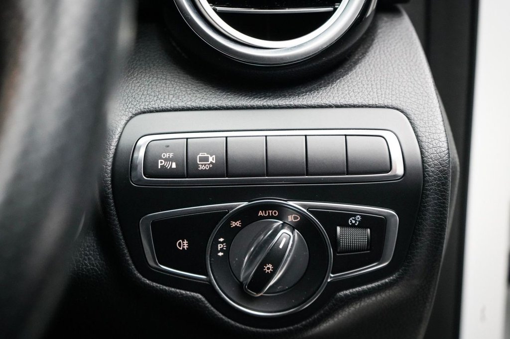 Used Mercedes-Benz GLC 2018 for sale - 76966206: Photo 37