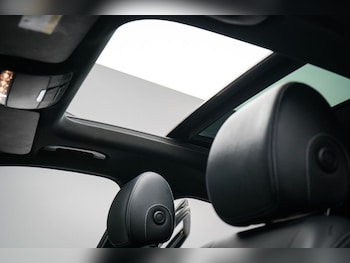 Used Mercedes-Benz GLC 2018 for sale - 76966206: Photo