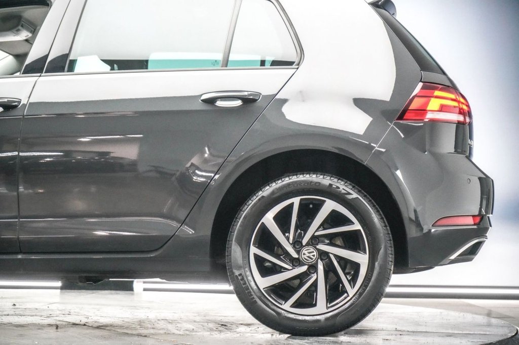 Used Volkswagen Golf 2019 for sale - 77647931: Photo 15