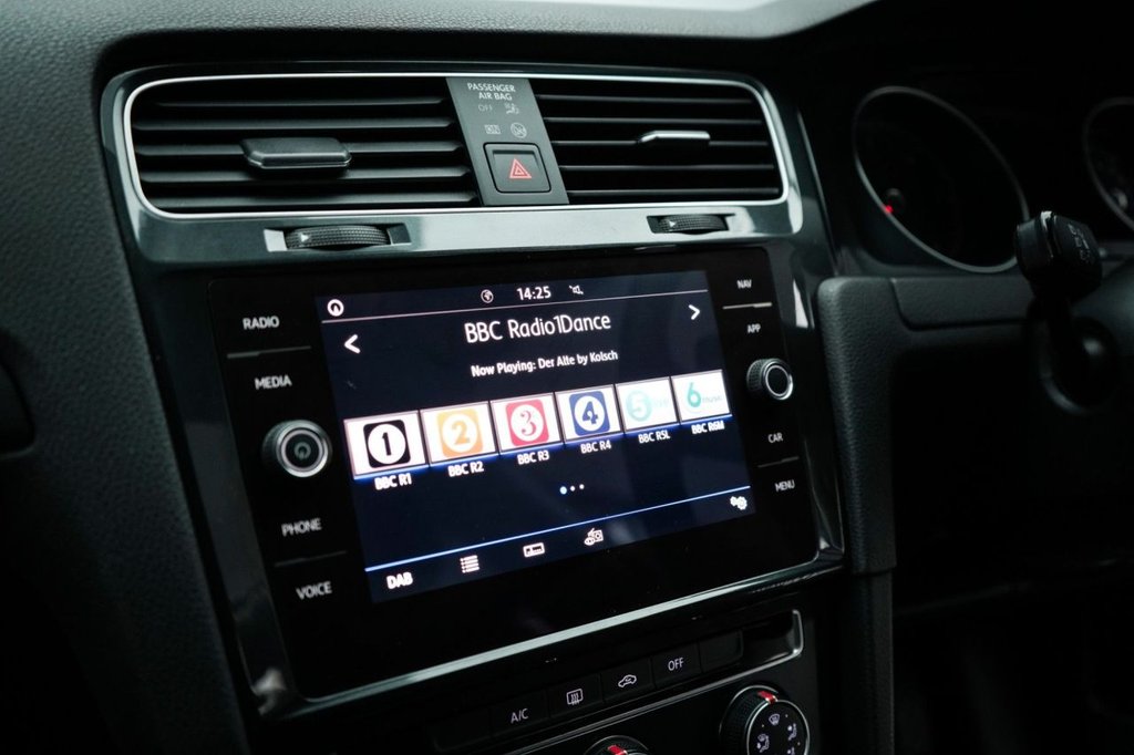 Used Volkswagen Golf 2019 for sale - 77647931: Photo 35