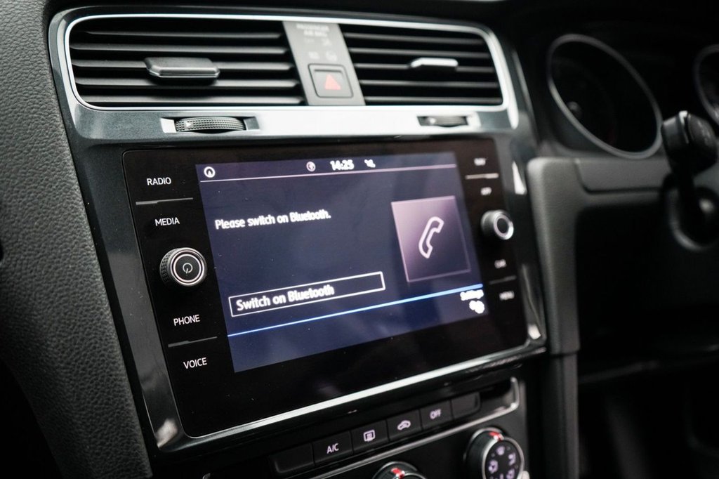 Used Volkswagen Golf 2019 for sale - 77647931: Photo 37