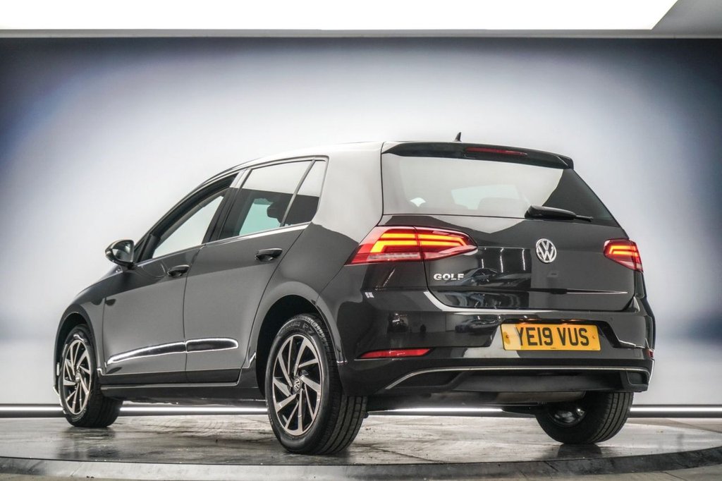 Used Volkswagen Golf 2019 for sale - 77647931: Photo 7