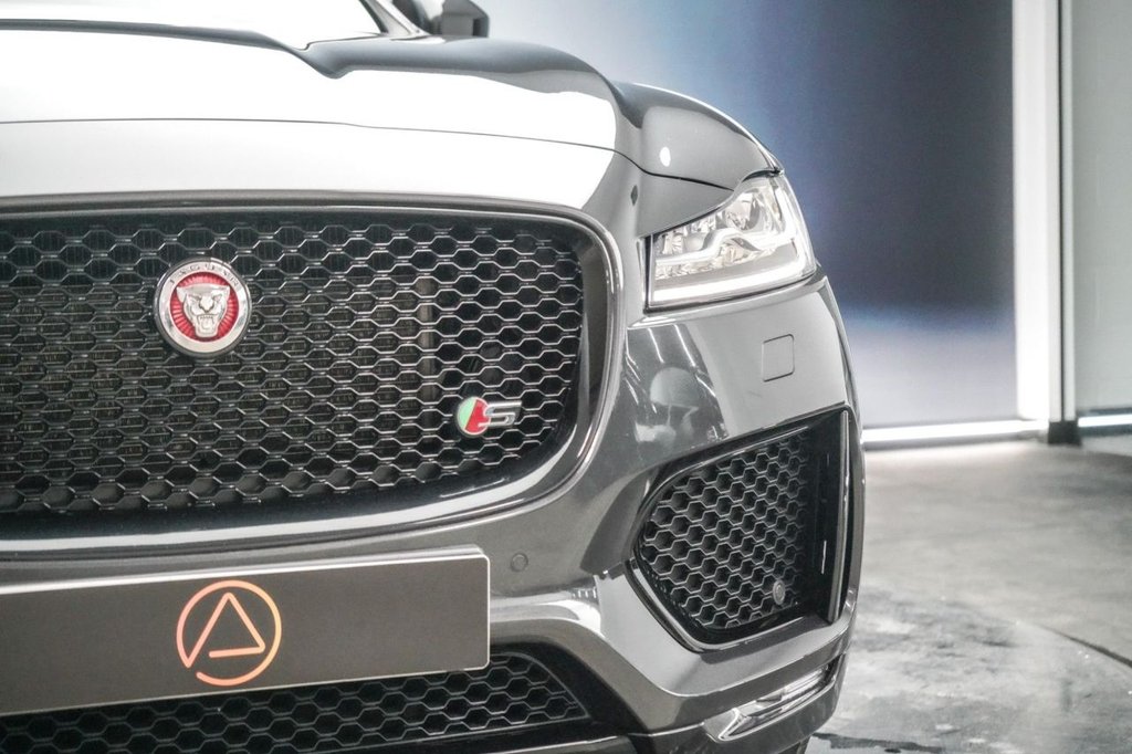 Used Jaguar F-Pace 2018 for sale - 78036498: Photo 6