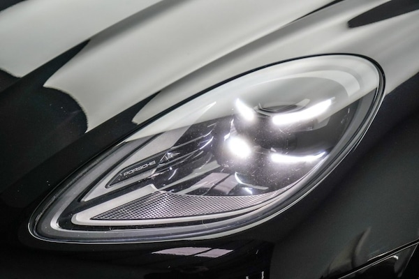 Used Porsche Macan 2021 for sale - 76223292: Photo 22