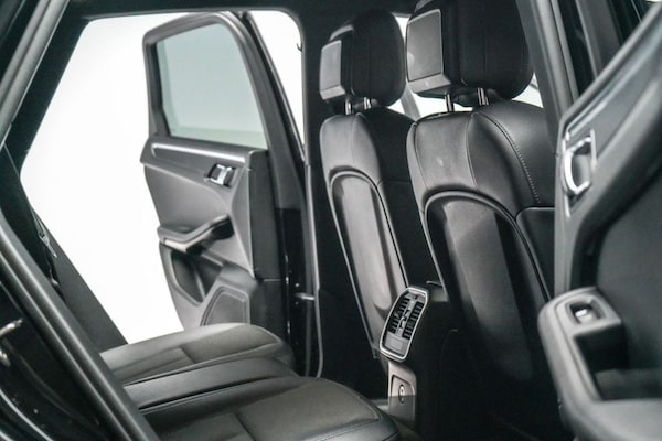Used Porsche Macan 2021 for sale - 76223292: Photo 28