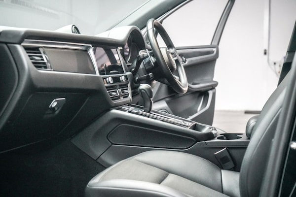 Used Porsche Macan 2021 for sale - 76223292: Photo 29