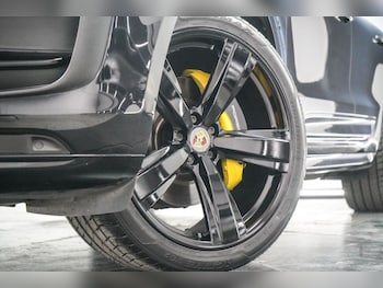Used Porsche Macan 2021 for sale - 76223292: Photo 2
