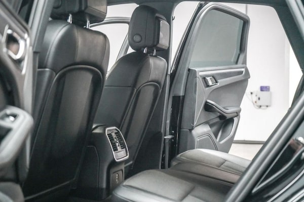 Used Porsche Macan 2021 for sale - 76223292: Photo 30