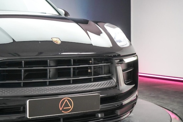 Used Porsche Macan 2021 for sale - 76223292: Photo 6