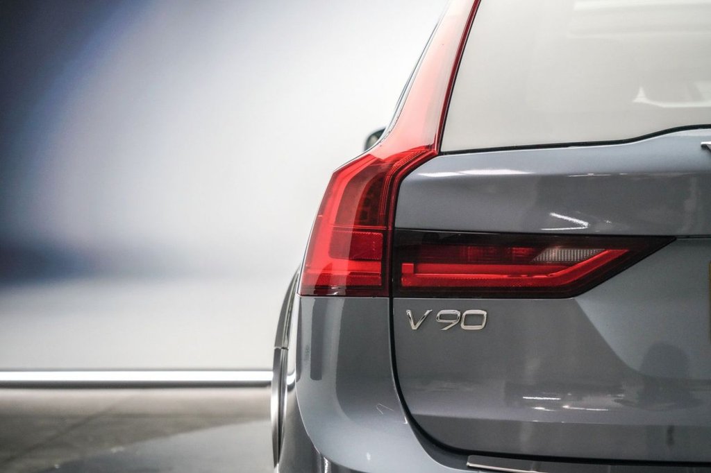 Used Volvo V90 Cross Country 2019 for sale - 77188128: Photo 13