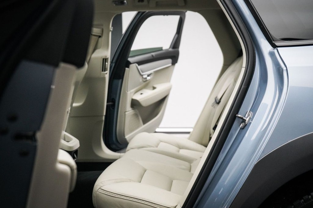 Used Volvo V90 Cross Country 2019 for sale - 77188128: Photo 34