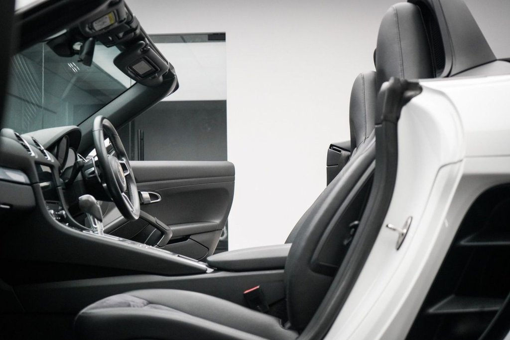 Used Porsche Boxster 2017 for sale - 77333007: Photo 31