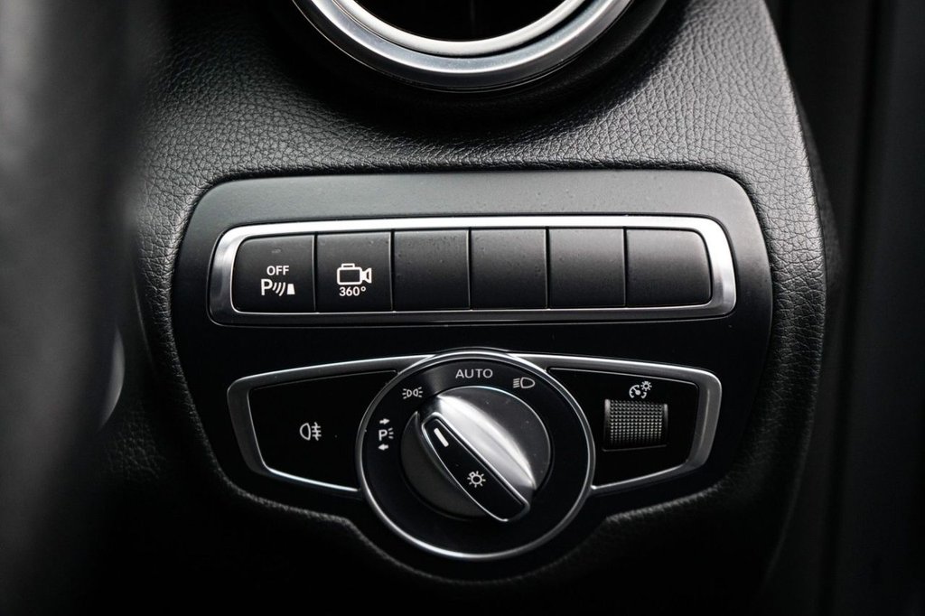 Used Mercedes-Benz GLC 2018 for sale - 76618012: Photo 40