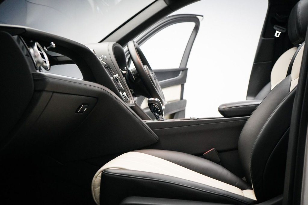 Used Bentley Bentayga 2018 for sale - 77269184: Photo 30