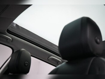 Used Land Rover Discovery Sport 2018 for sale - 78172405: Photo