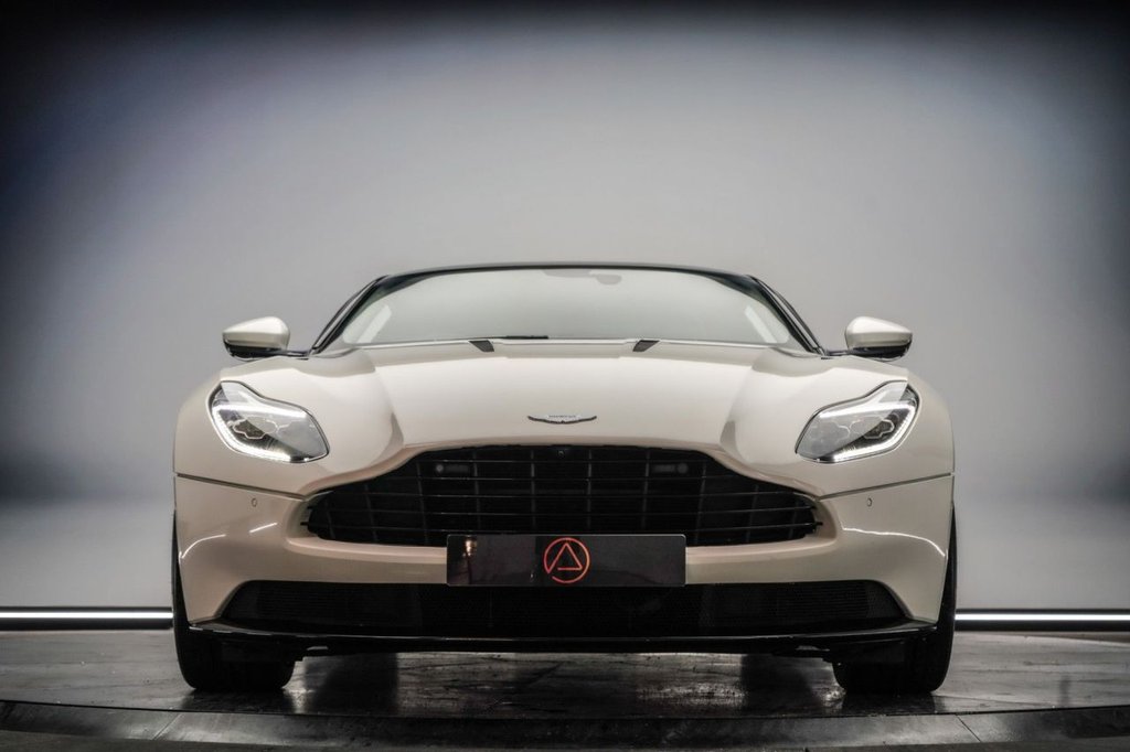 Used Aston Martin DB11 2017 for sale - 77764840: Photo 10