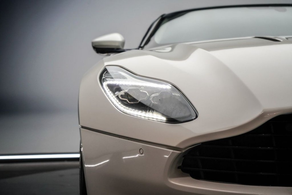 Used Aston Martin DB11 2017 for sale - 77764840: Photo 11