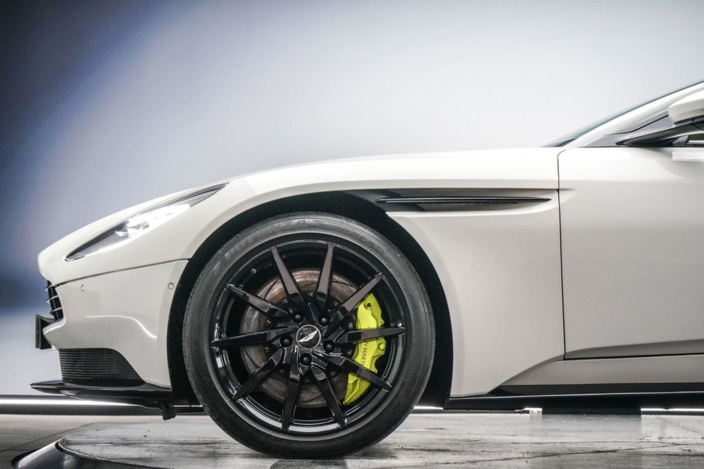 Used Aston Martin DB11 2017 for sale - 77764840: Photo 15