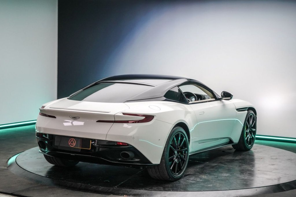 Used Aston Martin DB11 2017 for sale - 77764840: Photo 24