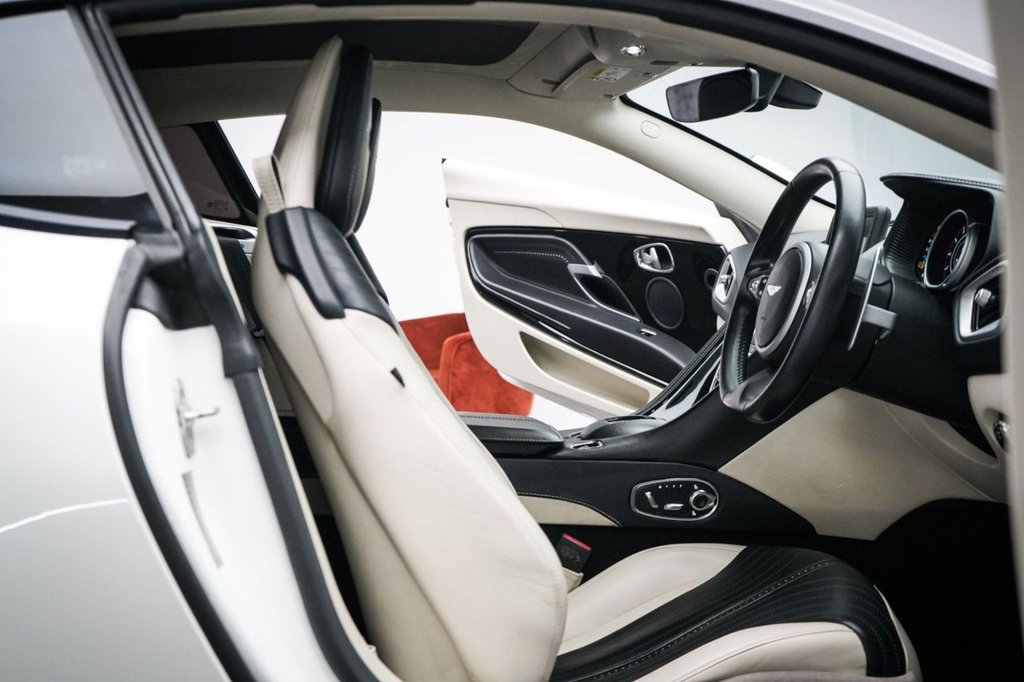 Used Aston Martin DB11 2017 for sale - 77764840: Photo 29