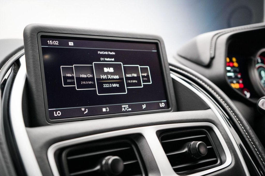 Used Aston Martin DB11 2017 for sale - 77764840: Photo 40