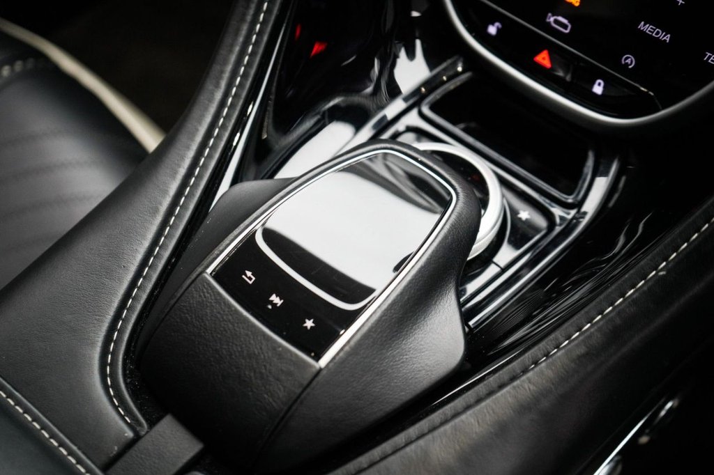 Used Aston Martin DB11 2017 for sale - 77764840: Photo 42