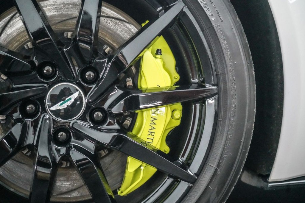 Used Aston Martin DB11 2017 for sale - 77764840: Photo 8