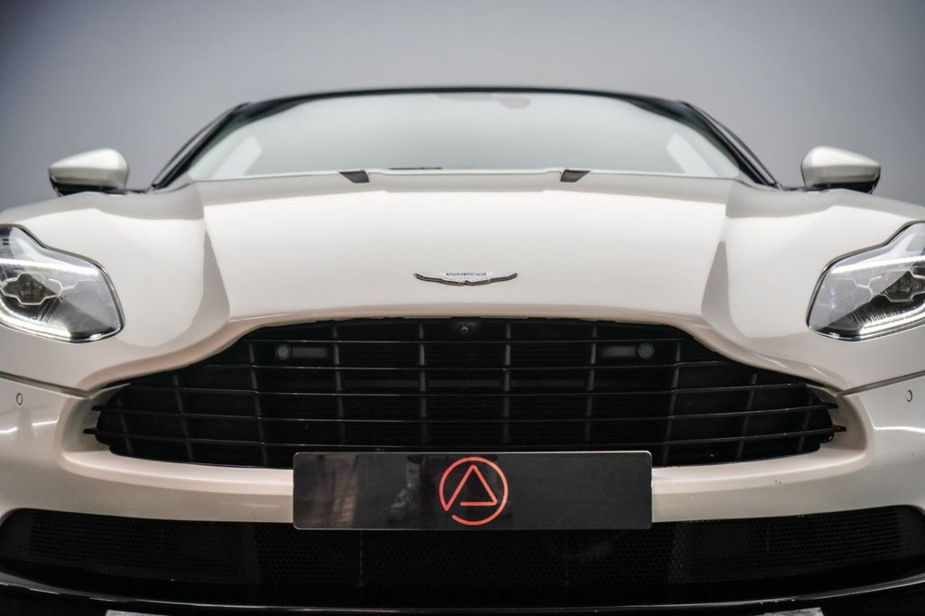 Used Aston Martin DB11 2017 for sale - 77764840: Photo 9