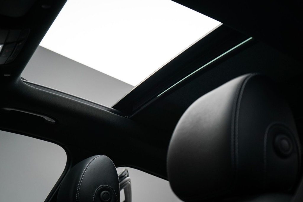 Used Mercedes-Benz GLC 2022 for sale - 76717213: Photo 4