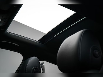 Used Mercedes-Benz GLC 2022 for sale - 76717213: Photo