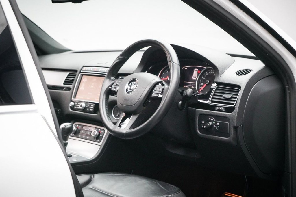 Used Volkswagen Touareg 2015 for sale - 77647912: Photo 29