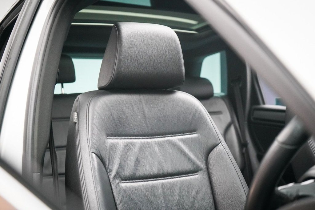 Used Volkswagen Touareg 2015 for sale - 77647912: Photo 30