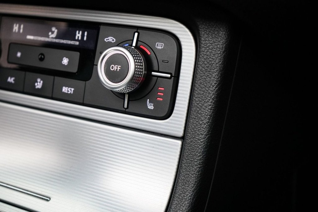 Used Volkswagen Touareg 2015 for sale - 77647912: Photo 35