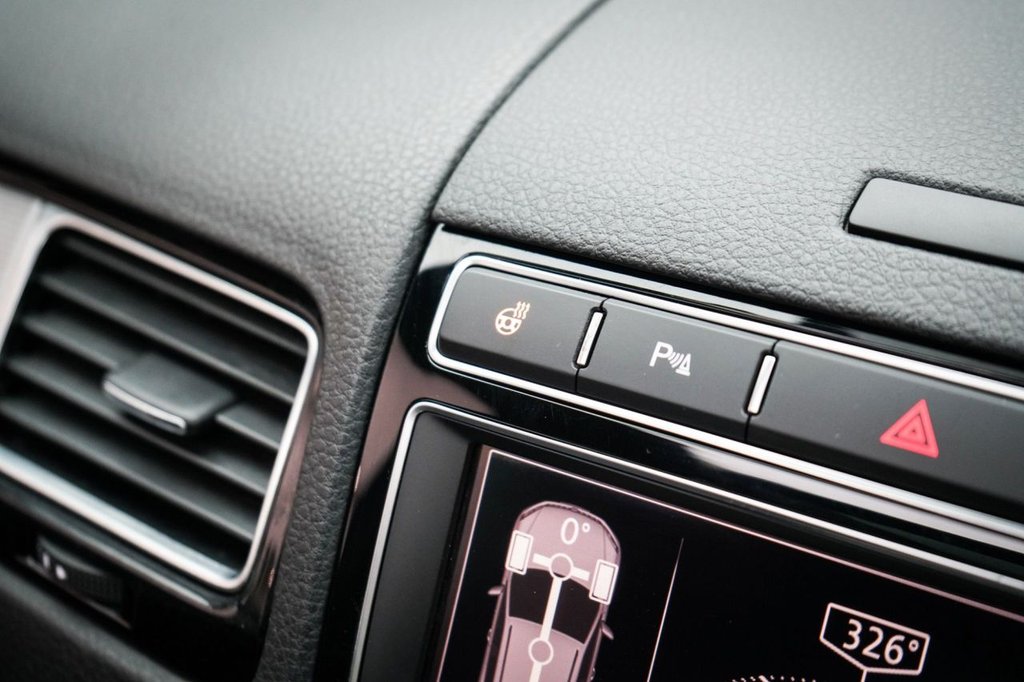 Used Volkswagen Touareg 2015 for sale - 77647912: Photo 36