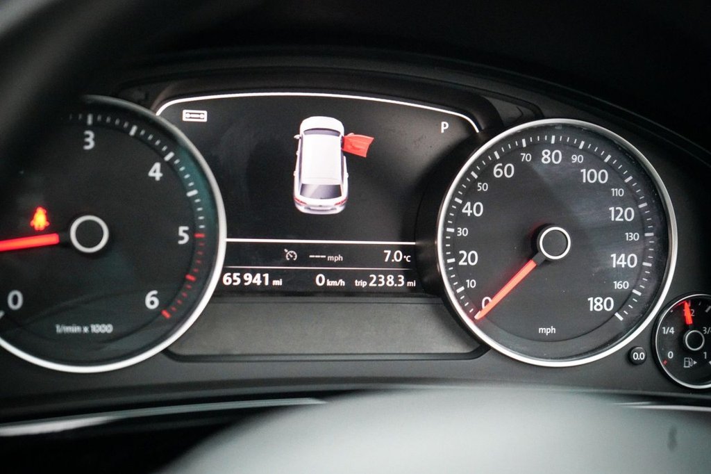 Used Volkswagen Touareg 2015 for sale - 77647912: Photo 37