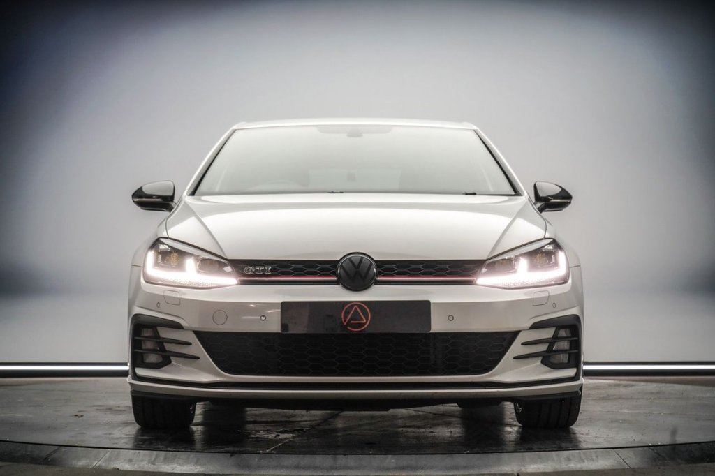 Used Volkswagen Golf 2017 for sale - 77647933: Photo 10